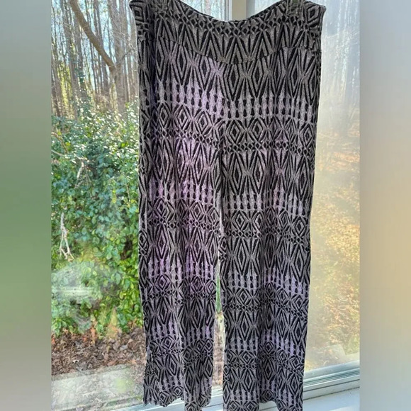 Cato Woman 14/16w black, gray and white diamond design stretchy pants wide leg - Picture 7 of 8